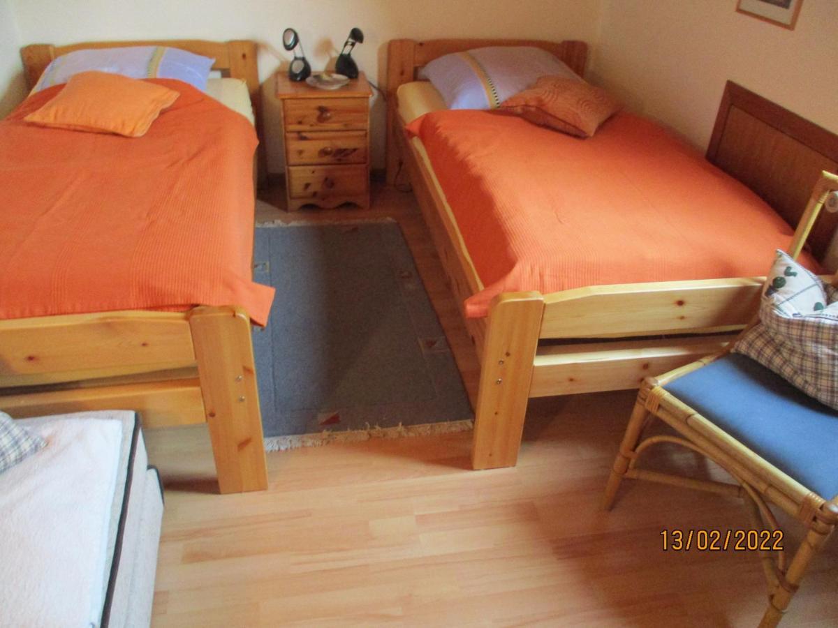 Appartamento Haus Mit Lilie Und Rose Westerdeichstrich Esterno foto